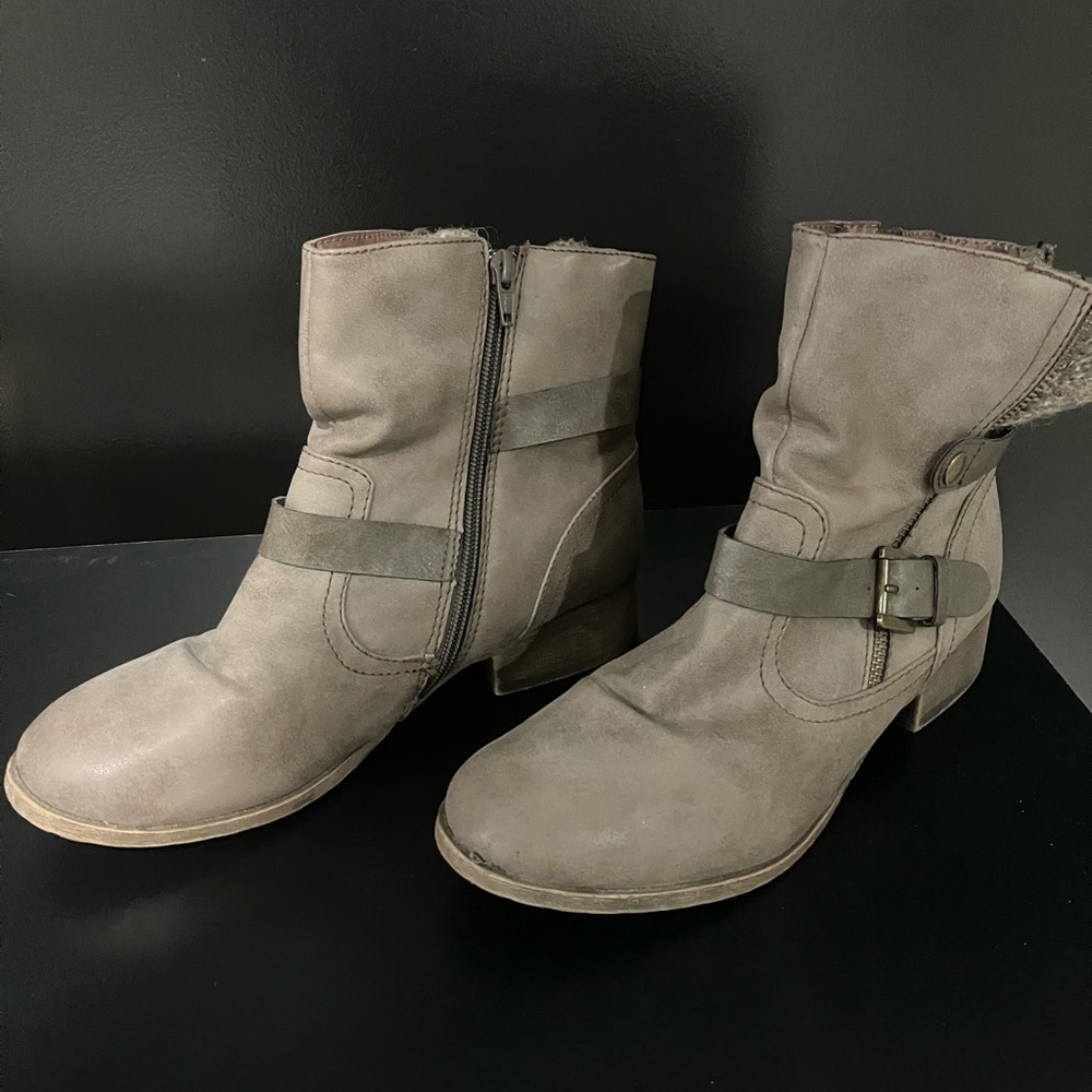 Gray Heeled Boots for Women